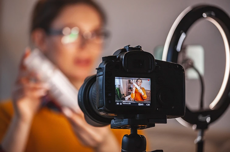 close up camera screen woman beauty blogger