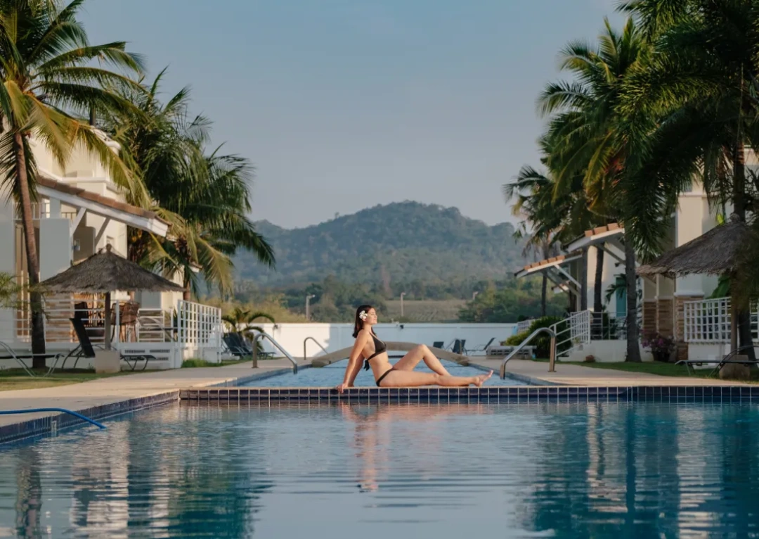 summer holidays in luxury hotel woman