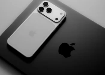 apple just its first glimpse at how iphone 17 sales are going