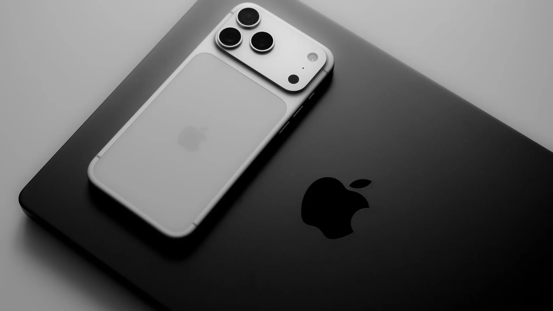 apple just its first glimpse at how iphone 17 sales are going