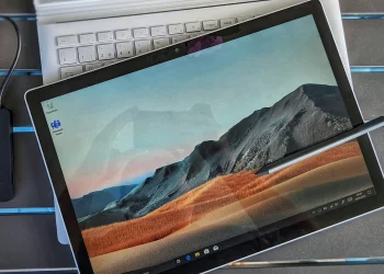 surface book 3 and 2 continue windows 11 2025 update rollout